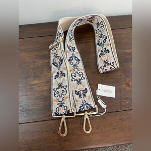 Embroidered Jacquard Guitar Strap in Navy & Tan NWT